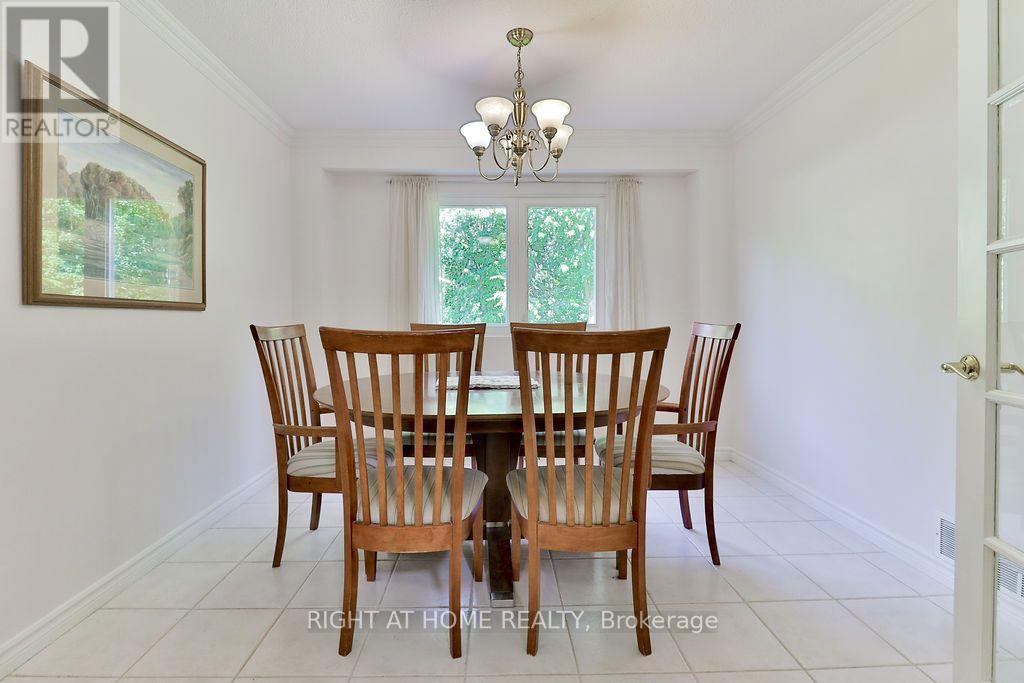 2932 Remea Court, Mississauga, ON - Indoor Photo Showing Dining Room