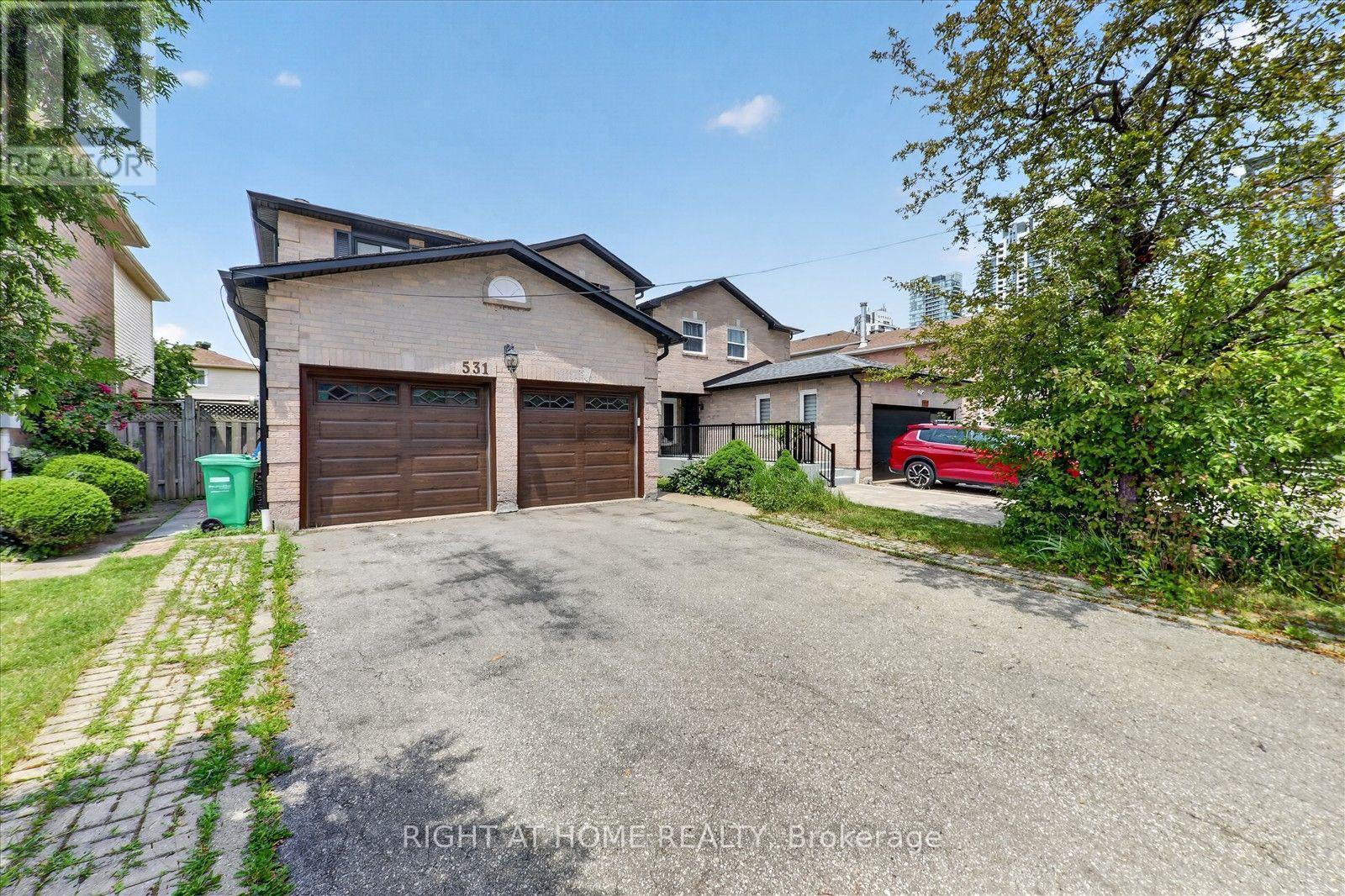 531 Wallenberg Crescent, Mississauga, ON - Outdoor
