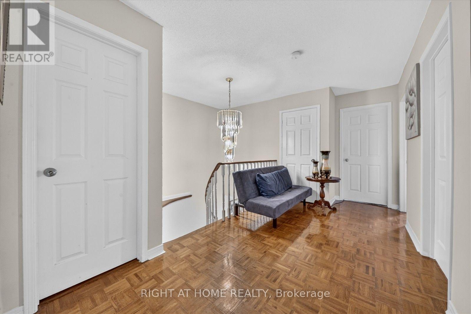 531 Wallenberg Crescent, Mississauga, ON - Indoor Photo Showing Other Room
