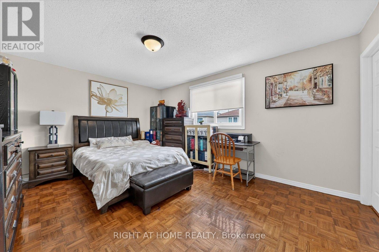 531 Wallenberg Crescent, Mississauga, ON - Indoor Photo Showing Bedroom