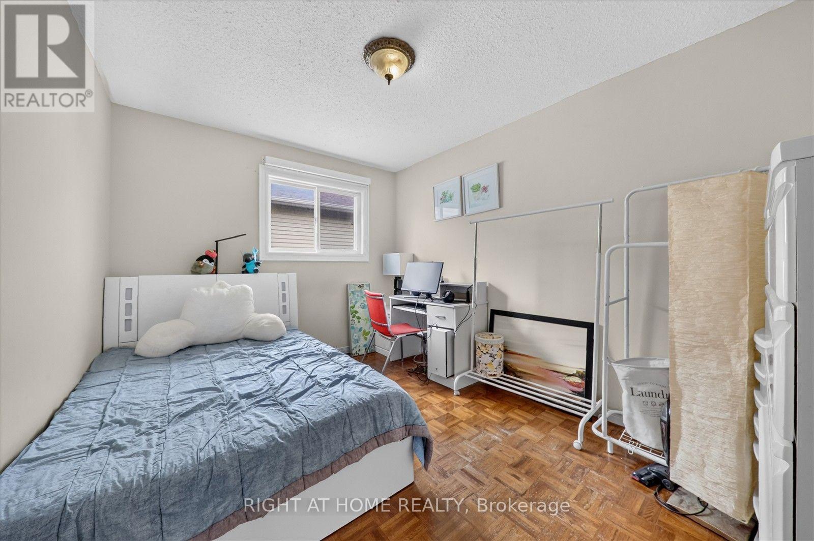 531 Wallenberg Crescent, Mississauga, ON - Indoor Photo Showing Bedroom