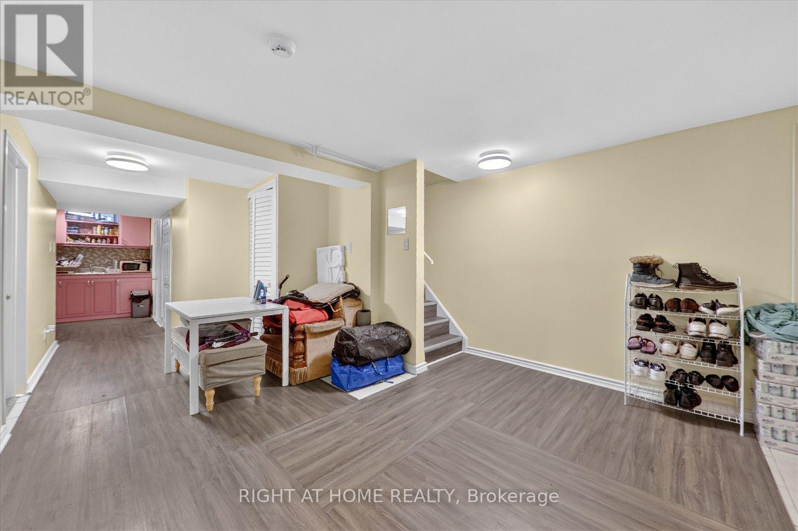 531 Wallenberg Crescent, Mississauga, ON - Indoor