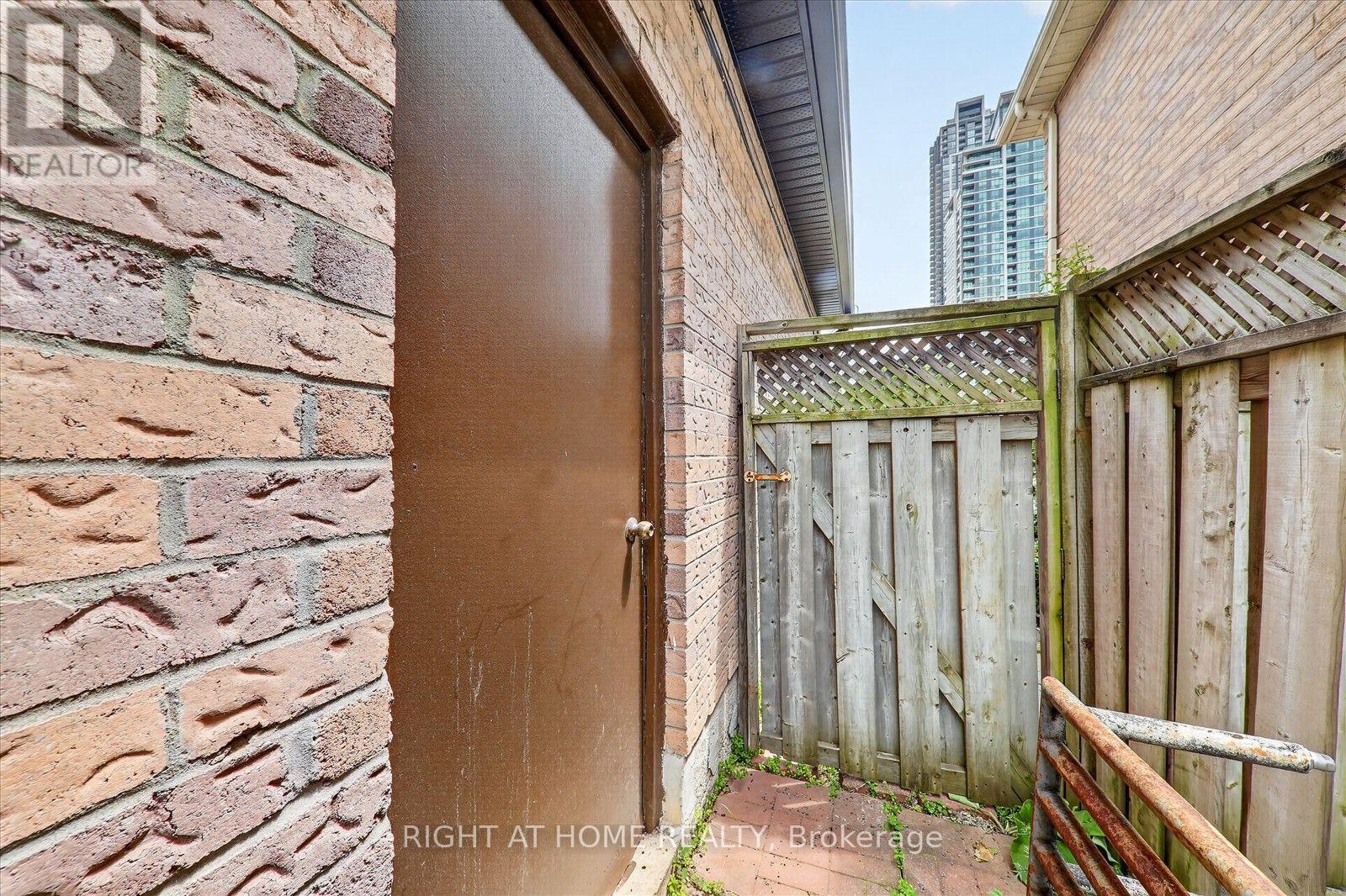 531 Wallenberg Crescent, Mississauga, ON - Photo Showing Other Room