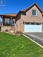 46 WOODHAVEN CRESCENT Richmond Hill, ON L4E 3T2