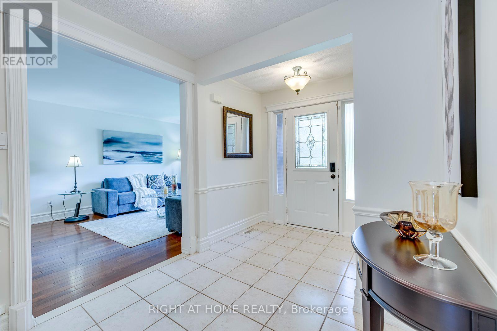 1025 Vanier Drive, Mississauga, ON - Indoor Photo Showing Other Room