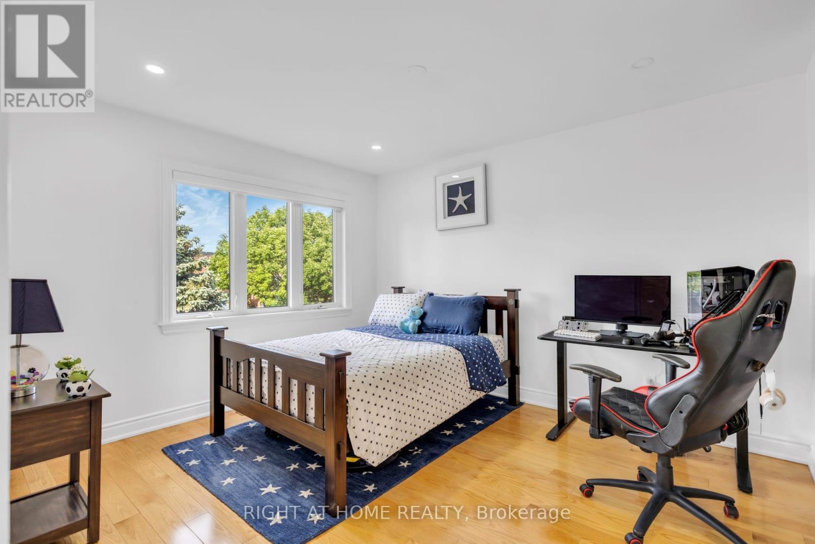 4345 Romfield Crescent, Mississauga, ON - Indoor Photo Showing Bedroom