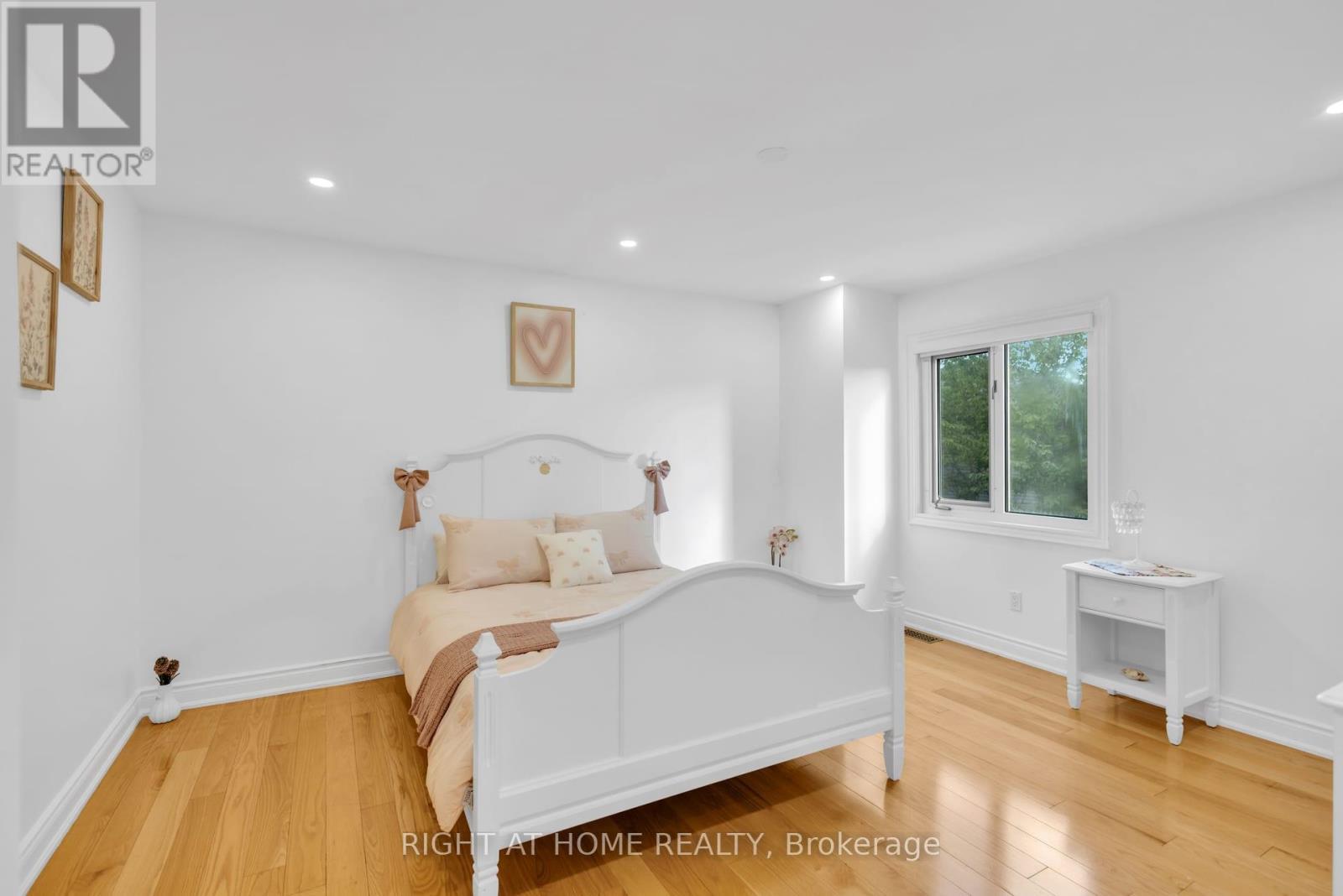 4345 Romfield Crescent, Mississauga, ON - Indoor Photo Showing Bedroom