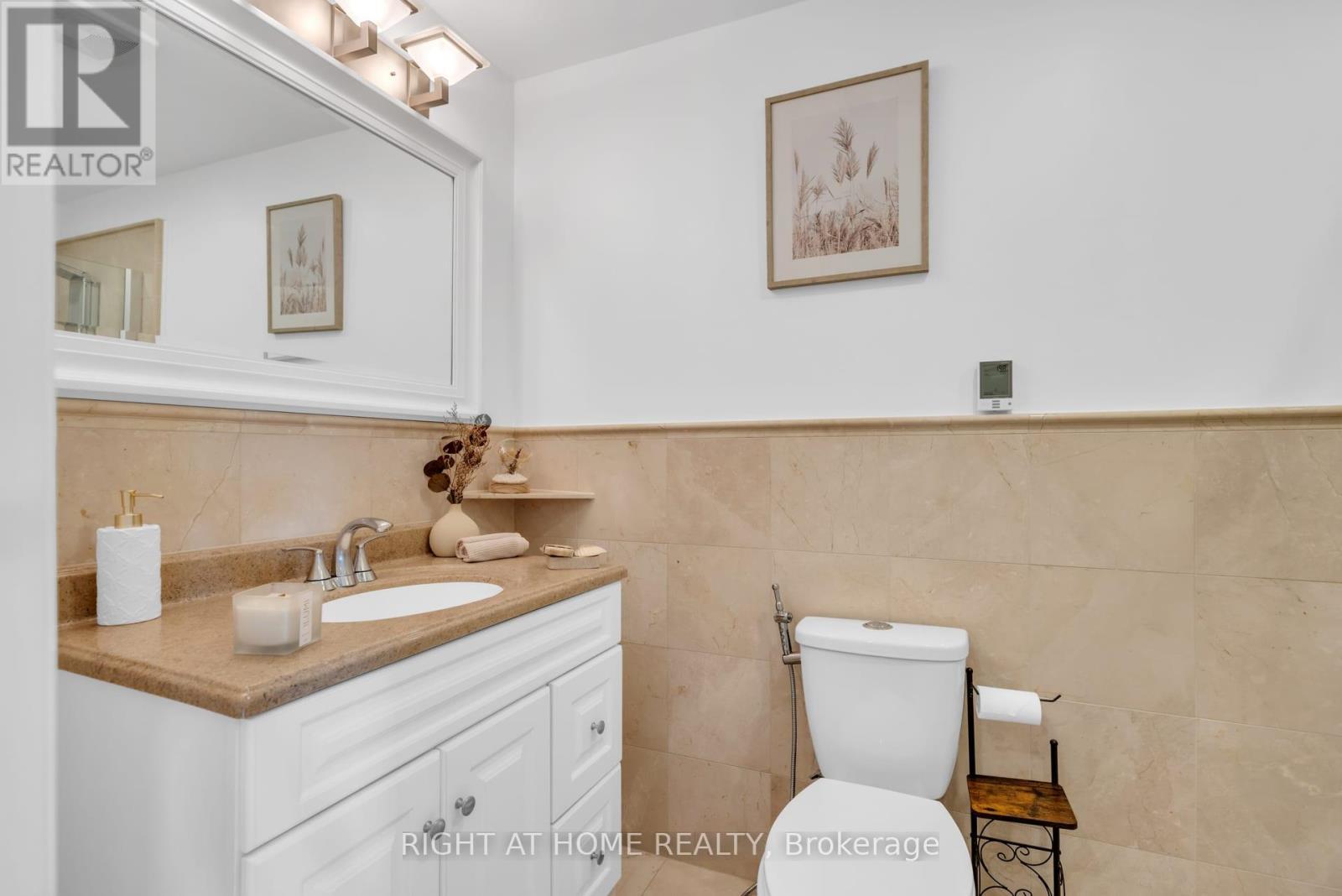 4345 Romfield Crescent, Mississauga, ON - Indoor Photo Showing Bathroom