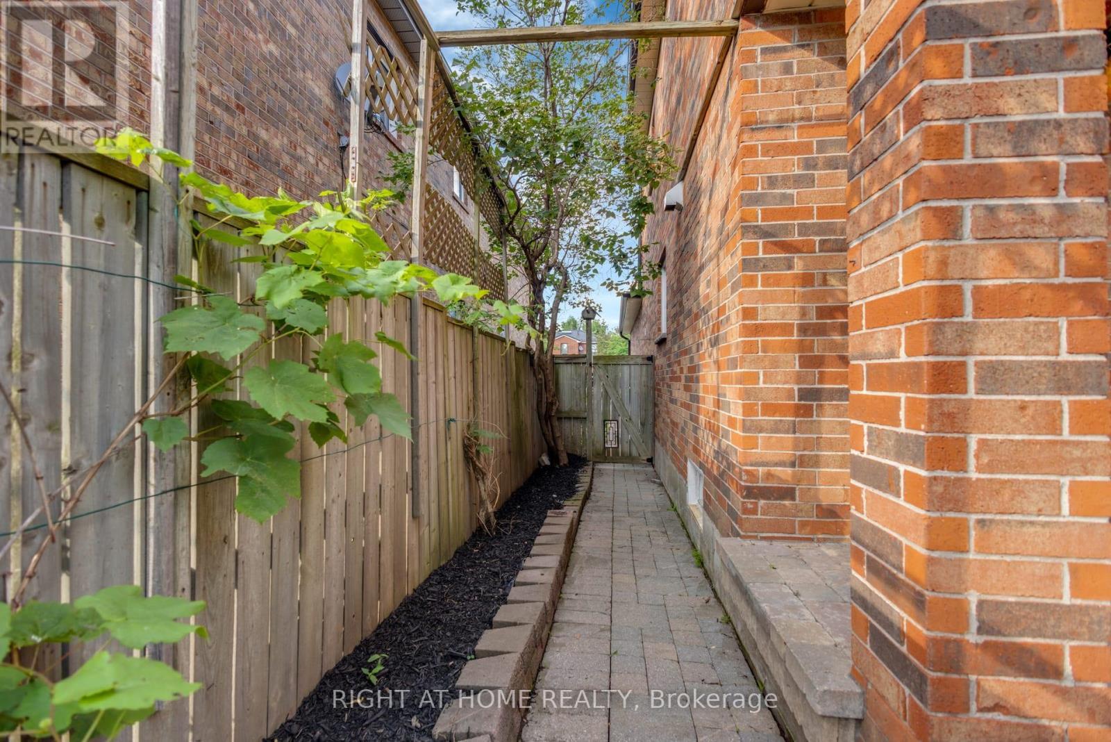 4345 Romfield Crescent, Mississauga, ON - Outdoor With Exterior