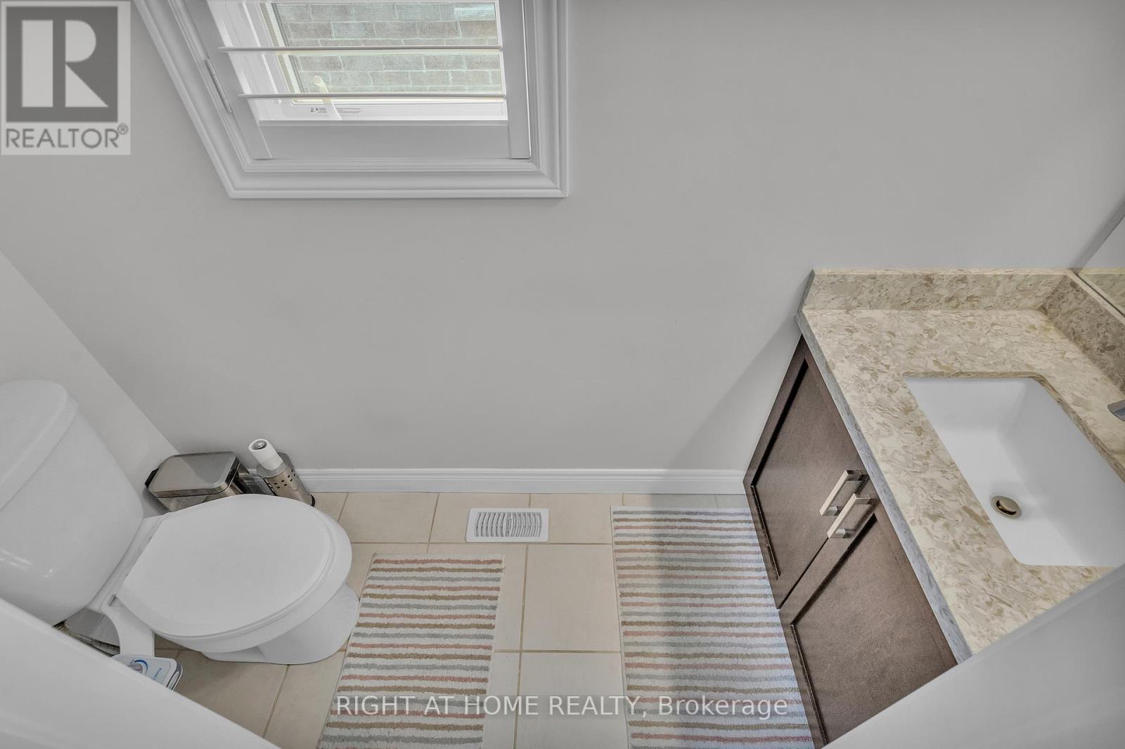321 Carriage Way, Waterloo, ON - Indoor Photo Showing Bathroom
