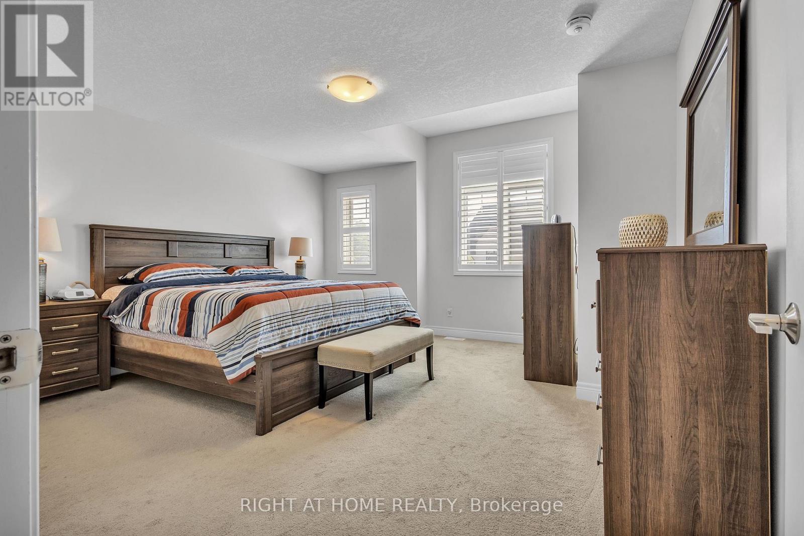 321 Carriage Way, Waterloo, ON - Indoor Photo Showing Bedroom