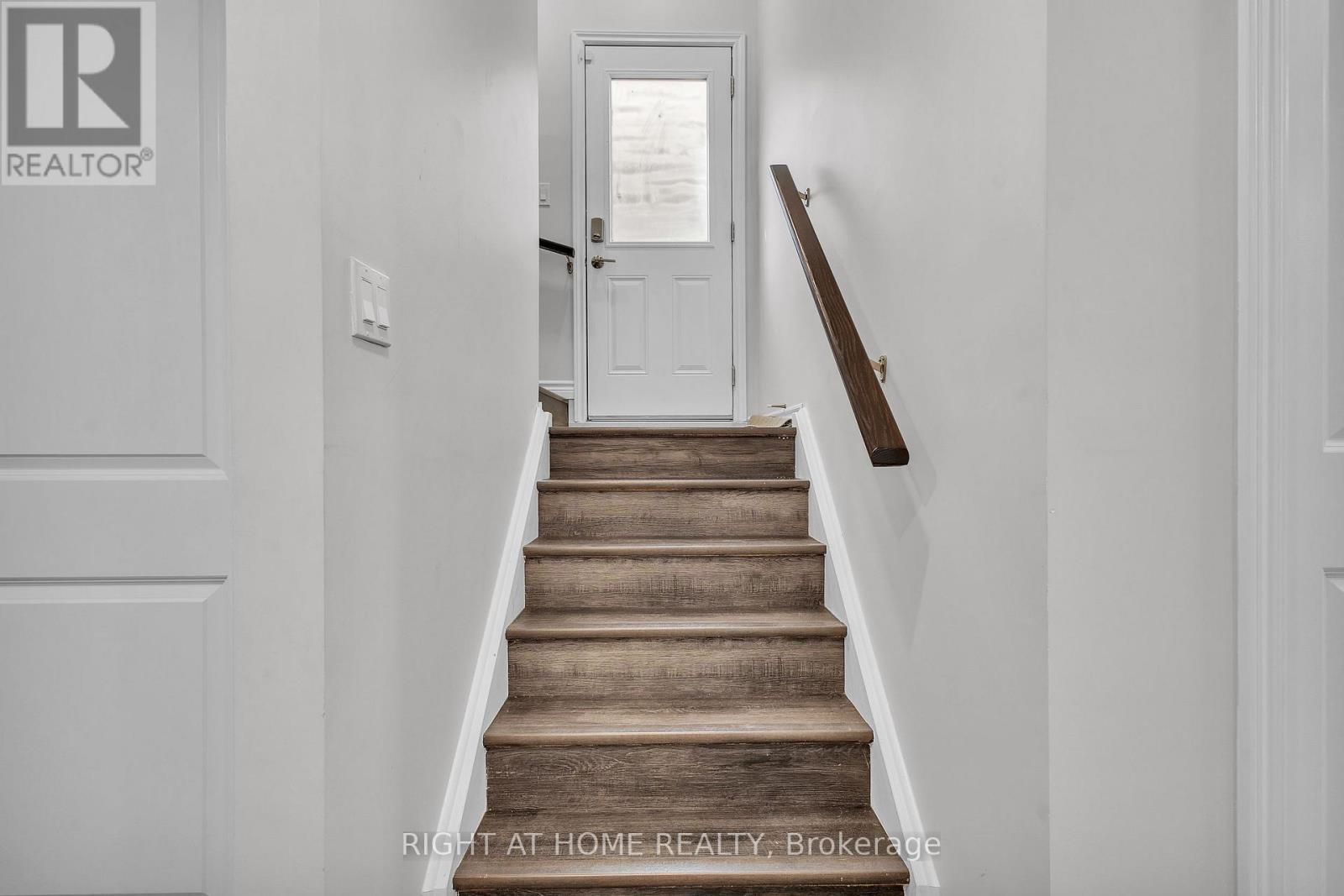 Basement Separate Entrance - 321 Carriage Way, Waterloo, ON - Indoor Photo Showing Other Room