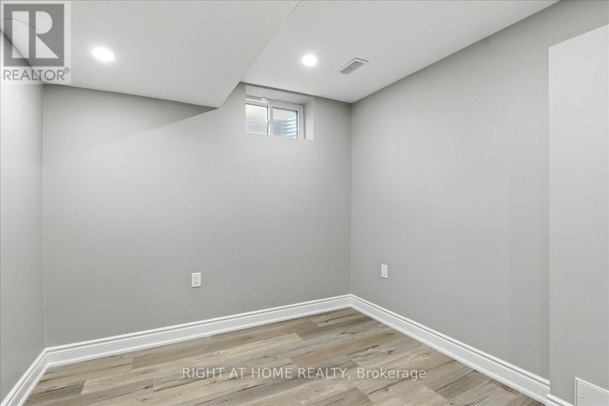 Bedroom - 1 Lorilee Crescent, Kitchener, ON - Indoor Photo Showing Other Room