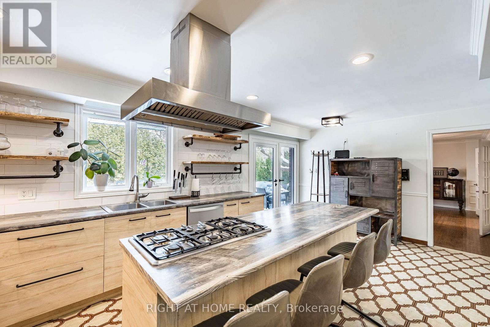 2123 Gordon Drive, Mississauga, ON - Indoor Photo Showing Other Room