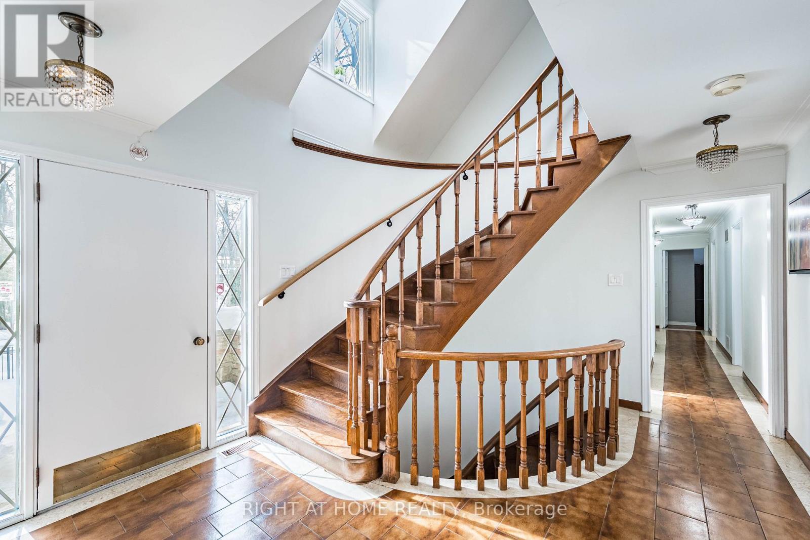 2123 Gordon Drive, Mississauga, ON - Indoor Photo Showing Other Room