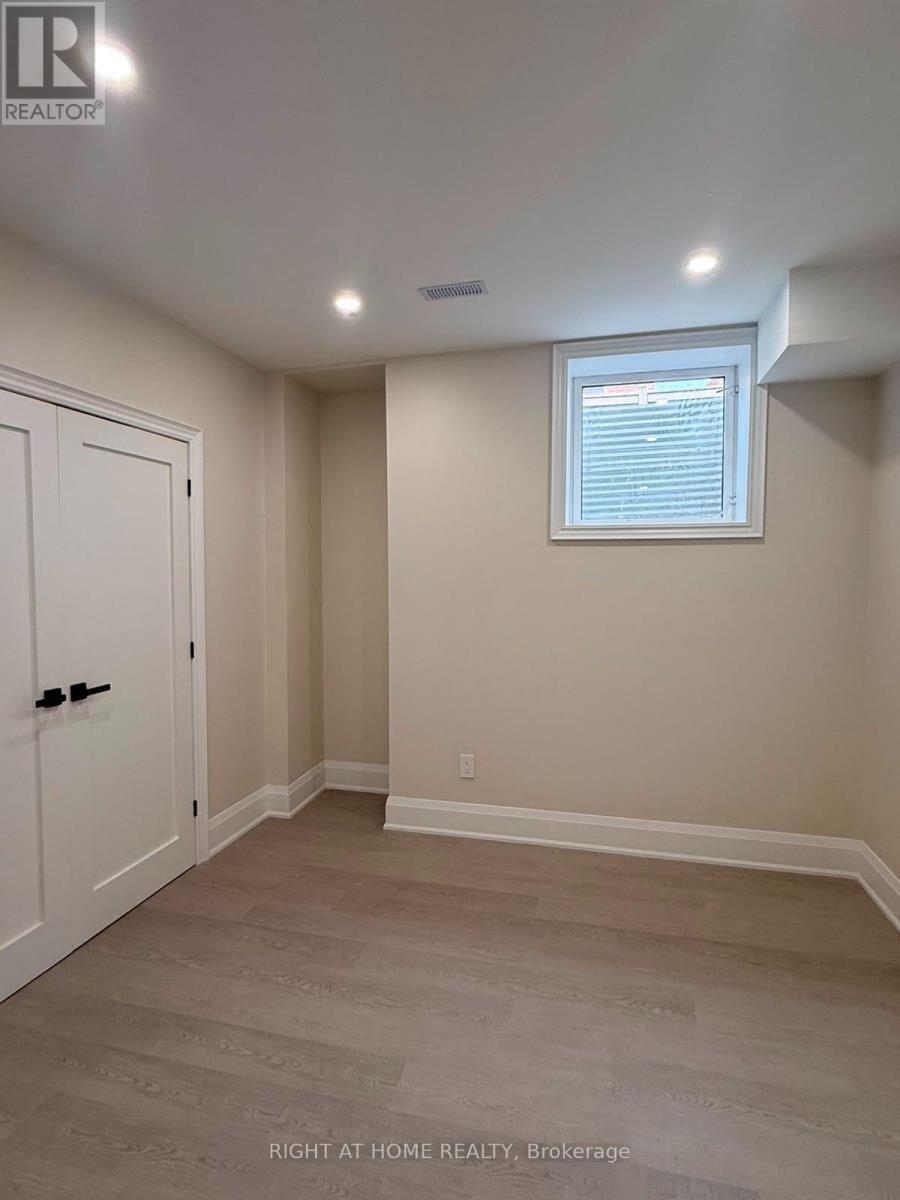 B - 2 Chesney Crescent, Vaughan, ON - Indoor