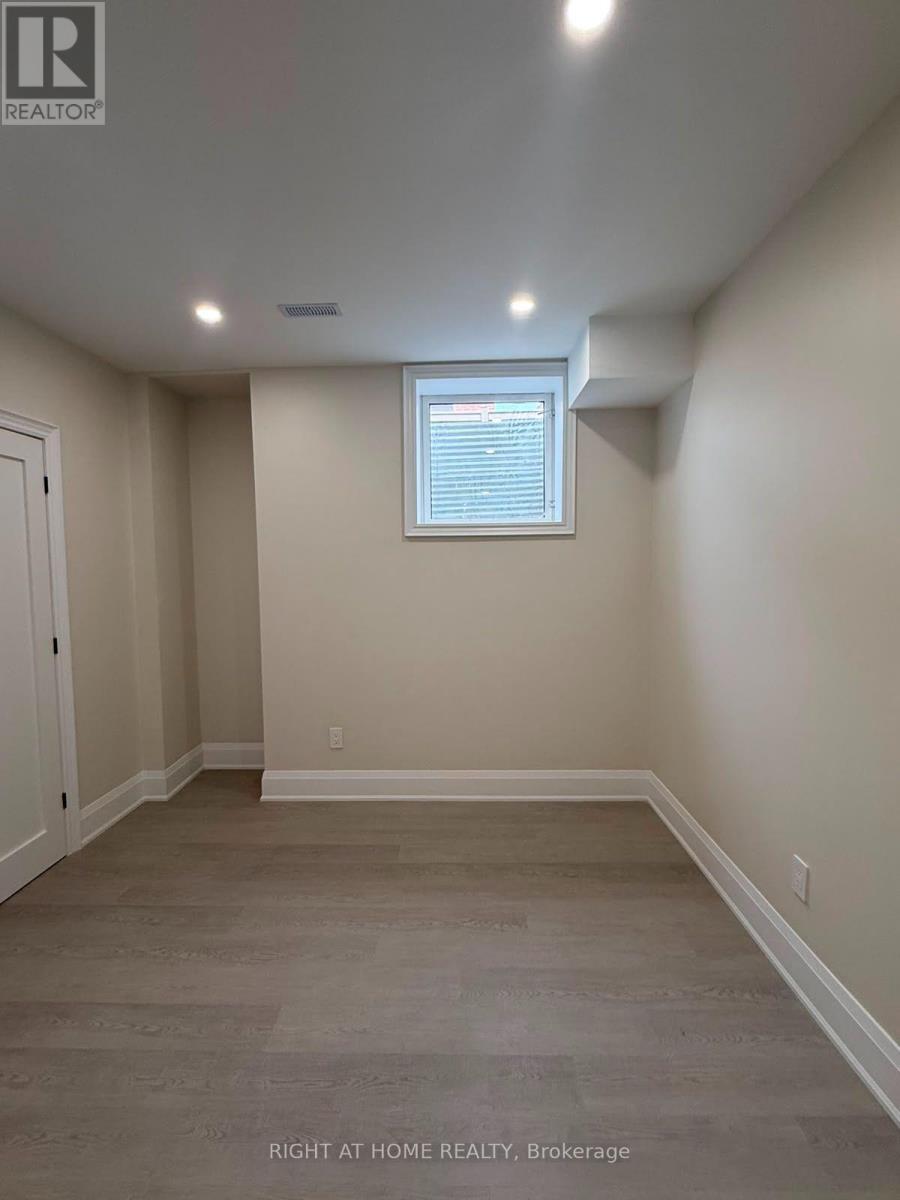 B - 2 Chesney Crescent, Vaughan, ON - Indoor