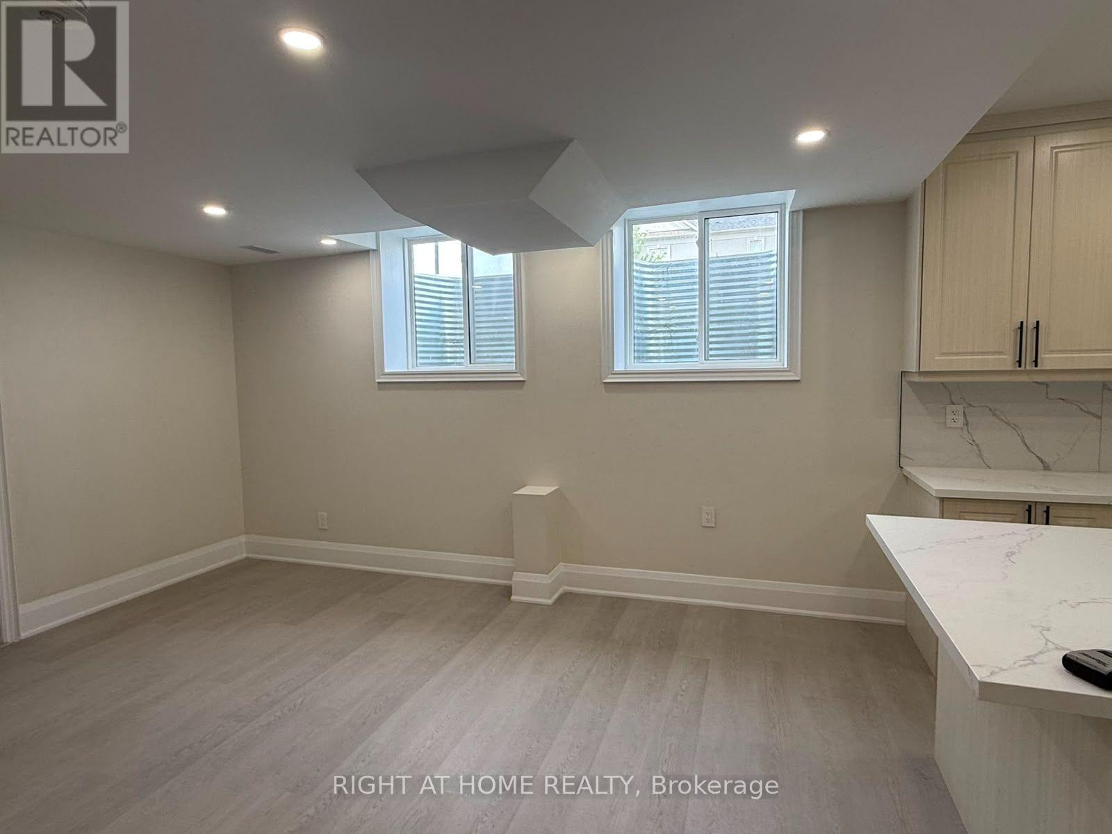 B - 2 Chesney Crescent, Vaughan, ON - Indoor Photo Showing Other Room