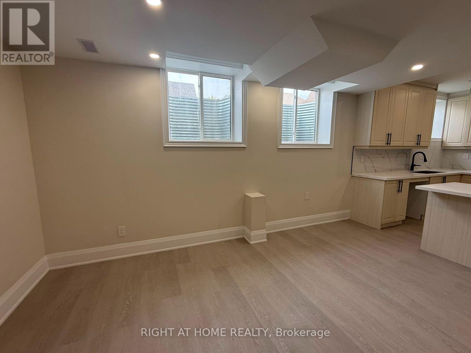 B - 2 Chesney Crescent, Vaughan, ON - Indoor