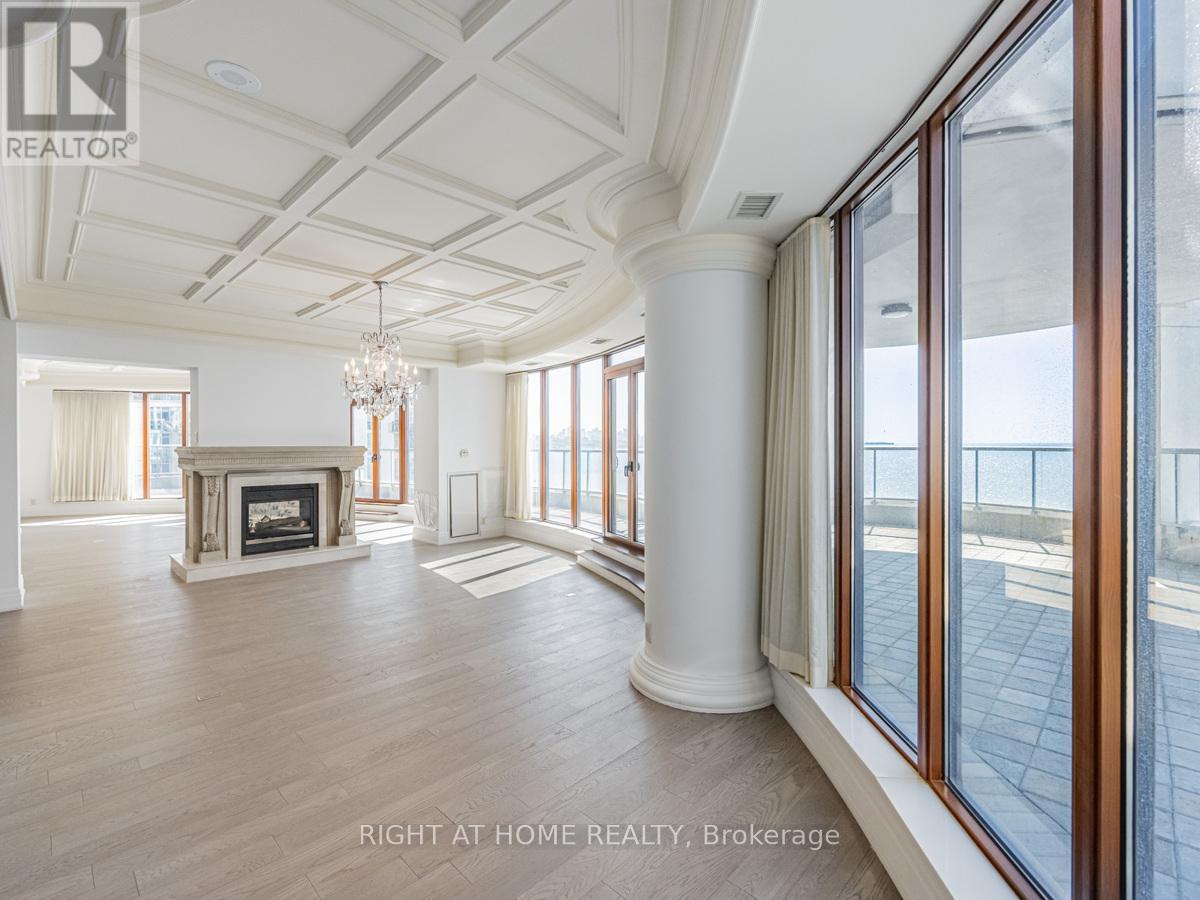 Lph19 - 2095 Lake Shore Boulevard W, Toronto, ON - Indoor With Fireplace