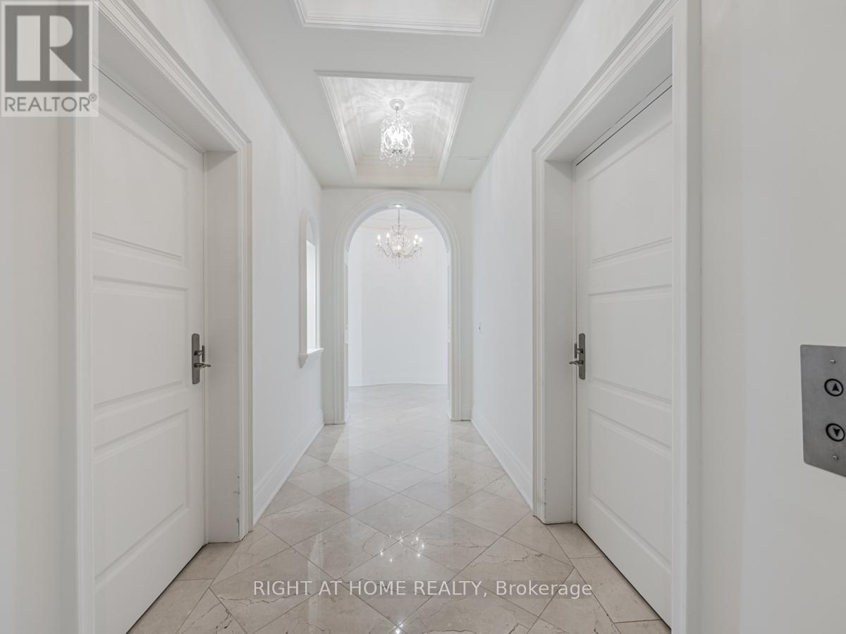 Lph19 - 2095 Lake Shore Boulevard W, Toronto, ON - Indoor Photo Showing Other Room