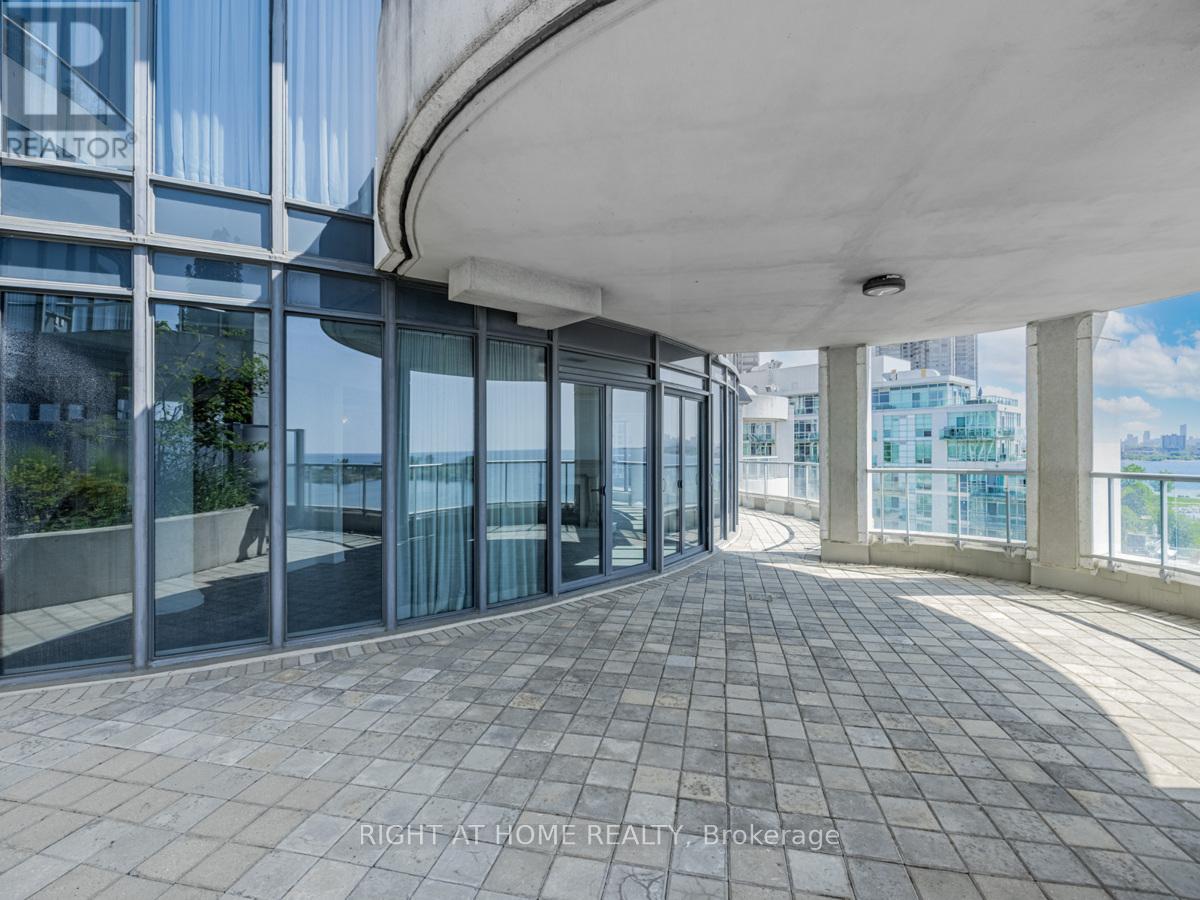 Lph19 - 2095 Lake Shore Boulevard W, Toronto, ON -