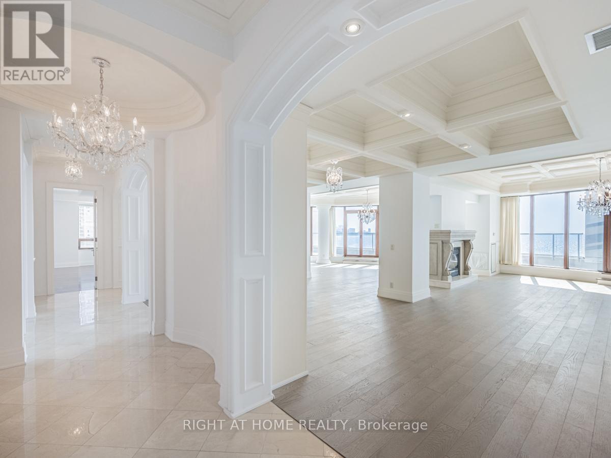 Lph19 - 2095 Lake Shore Boulevard W, Toronto, ON - Indoor Photo Showing Other Room