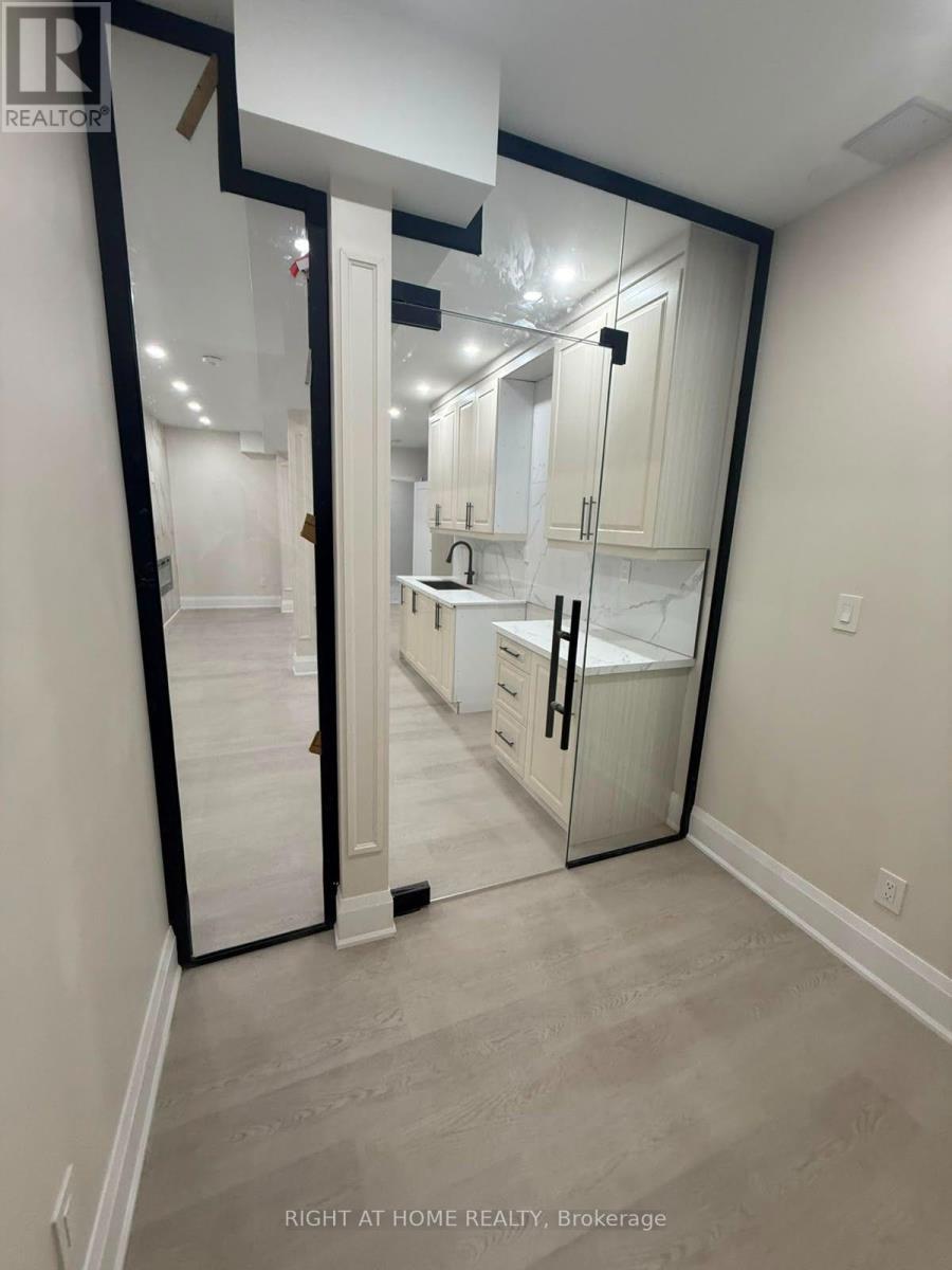 A - 2 Chesney Crescent, Vaughan, ON - Indoor Photo Showing Other Room