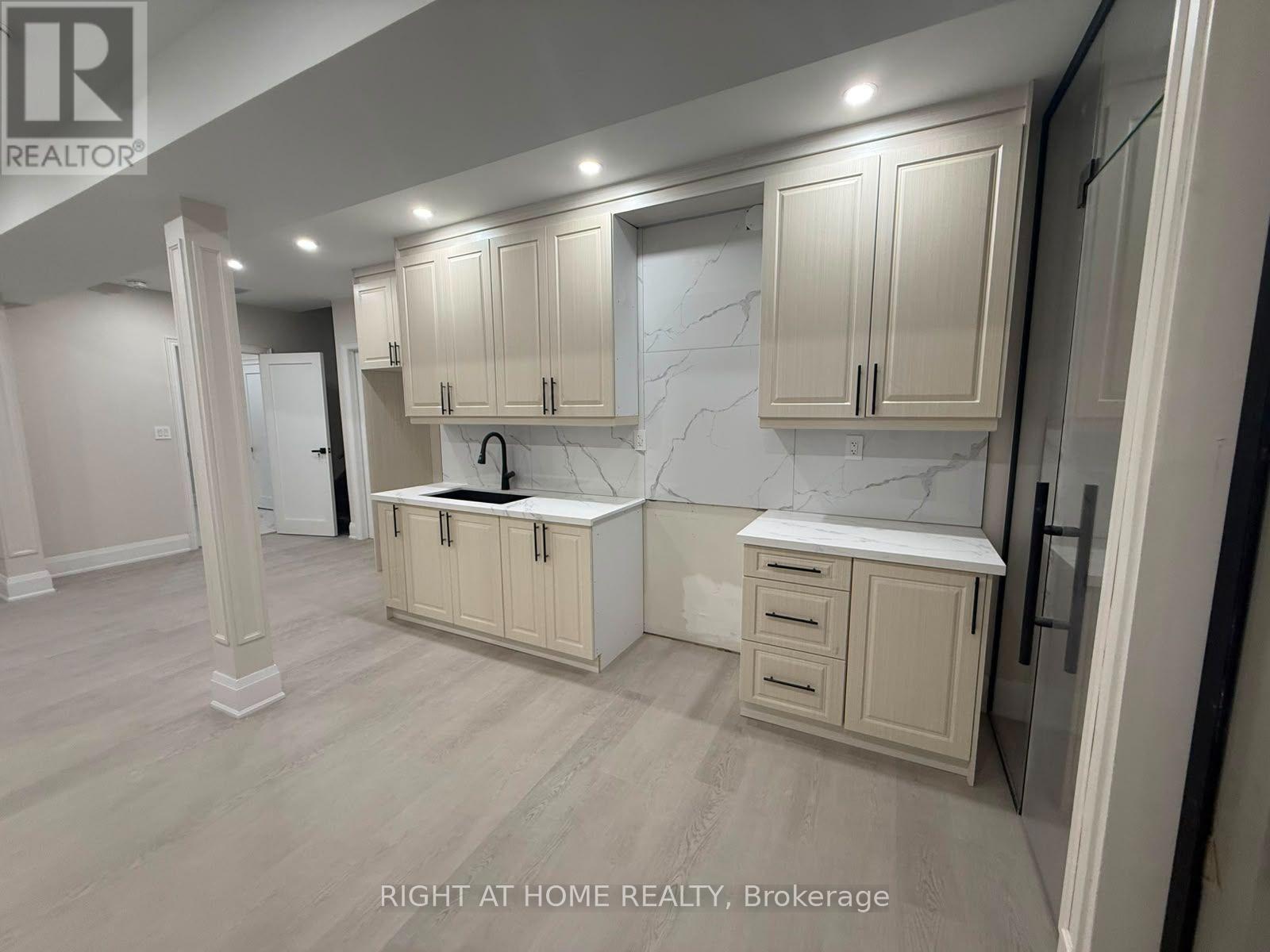 A - 2 Chesney Crescent, Vaughan, ON - Indoor