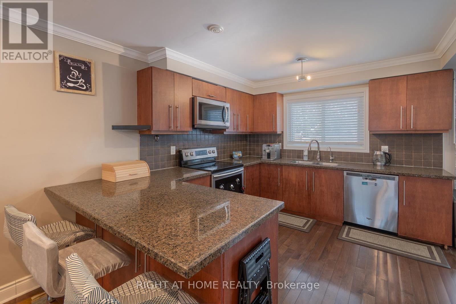 67 Willows Lane, Ajax, ON - Indoor Photo Showing Kitchen With Stainless Steel Kitchen