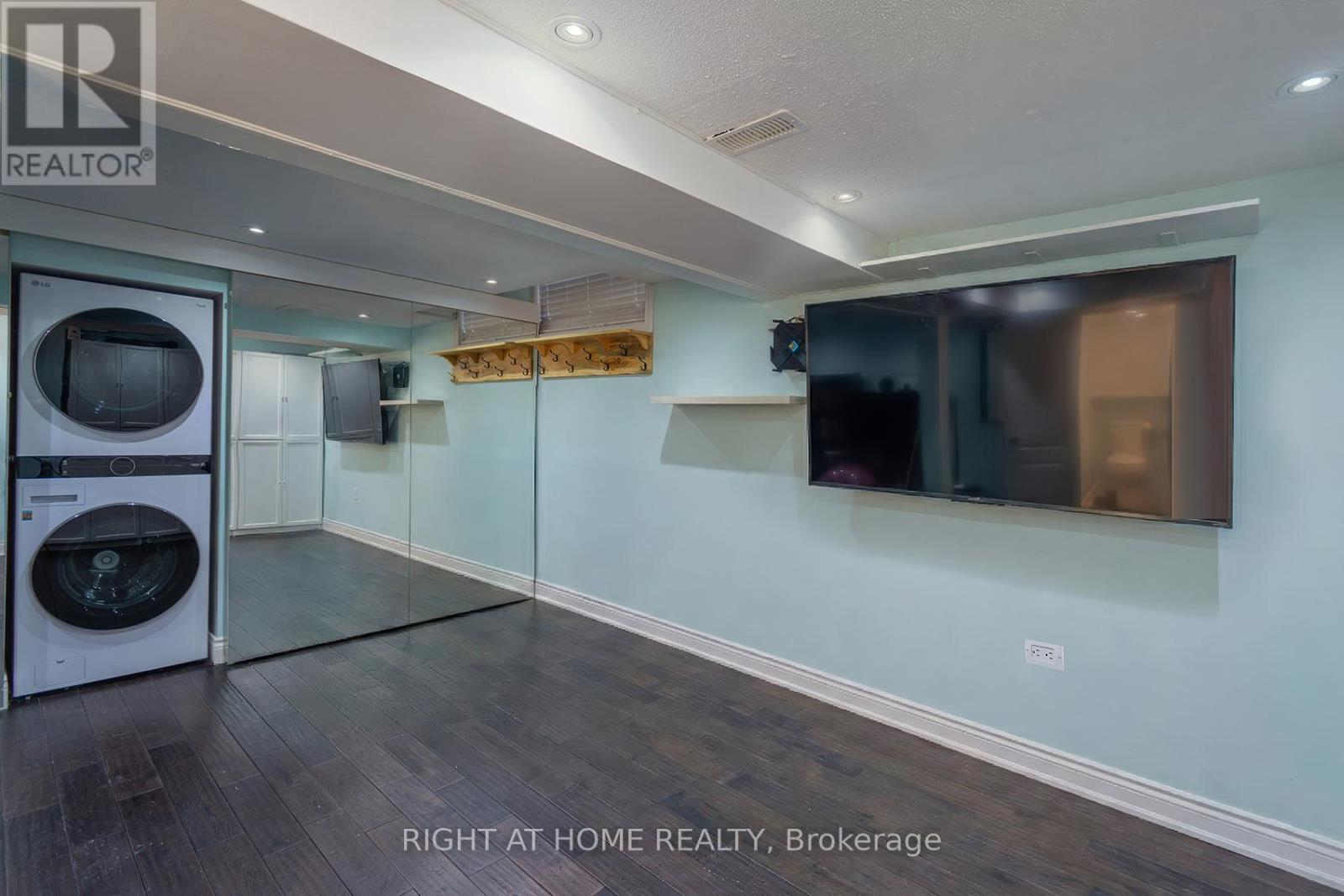 67 Willows Lane, Ajax, ON - Indoor Photo Showing Laundry Room