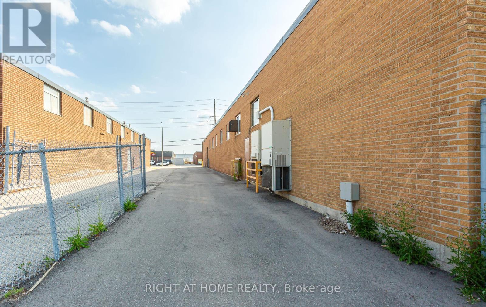 5277 Creekbank Road, Mississauga, ON