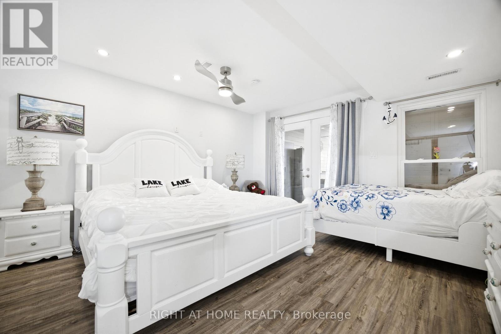 25260 Maple Beach Road, Brock, ON - Indoor Photo Showing Bedroom