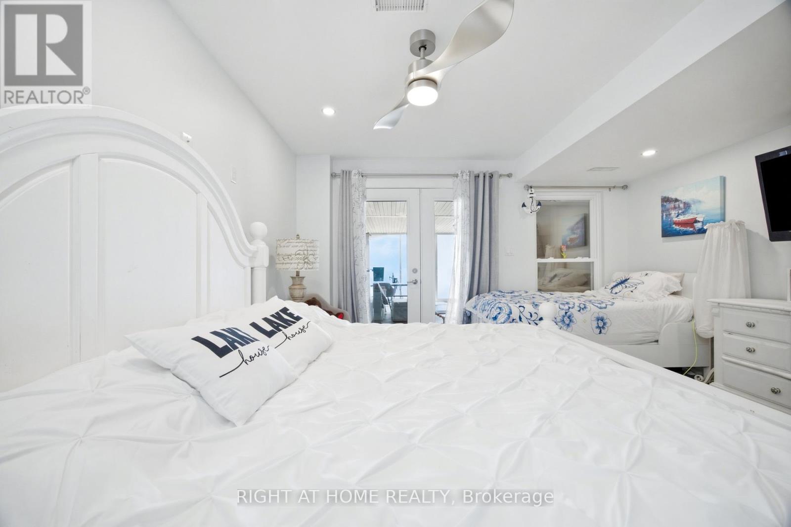 25260 Maple Beach Road, Brock, ON - Indoor Photo Showing Bedroom