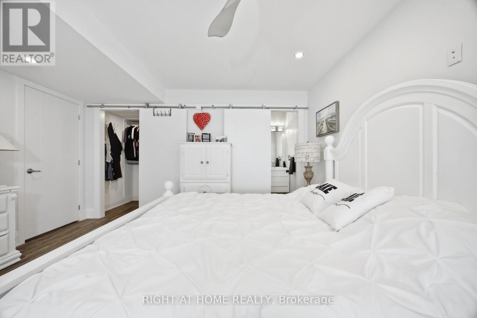 25260 Maple Beach Road, Brock, ON - Indoor Photo Showing Bedroom