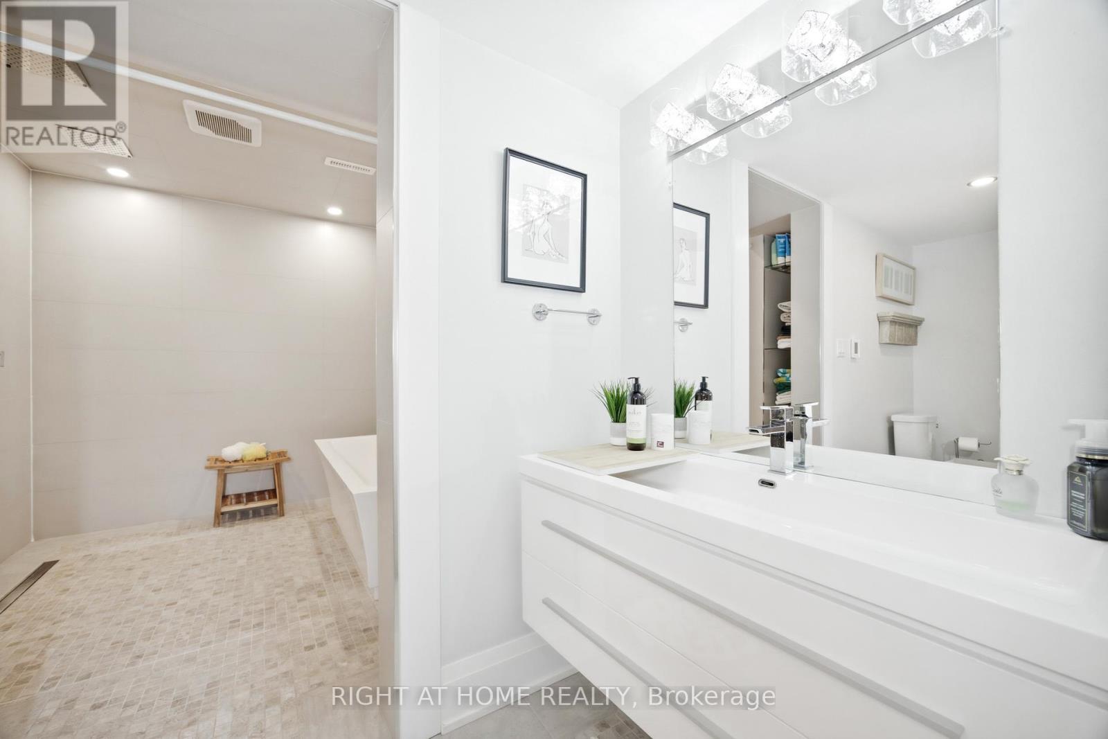 25260 Maple Beach Road, Brock, ON - Indoor Photo Showing Bathroom