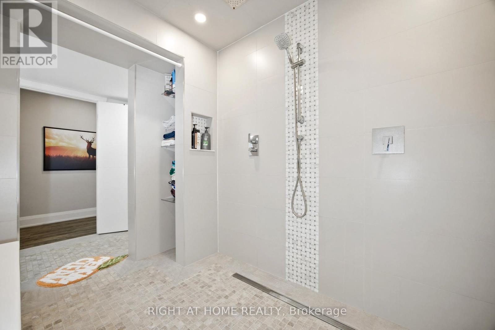 25260 Maple Beach Road, Brock, ON - Indoor