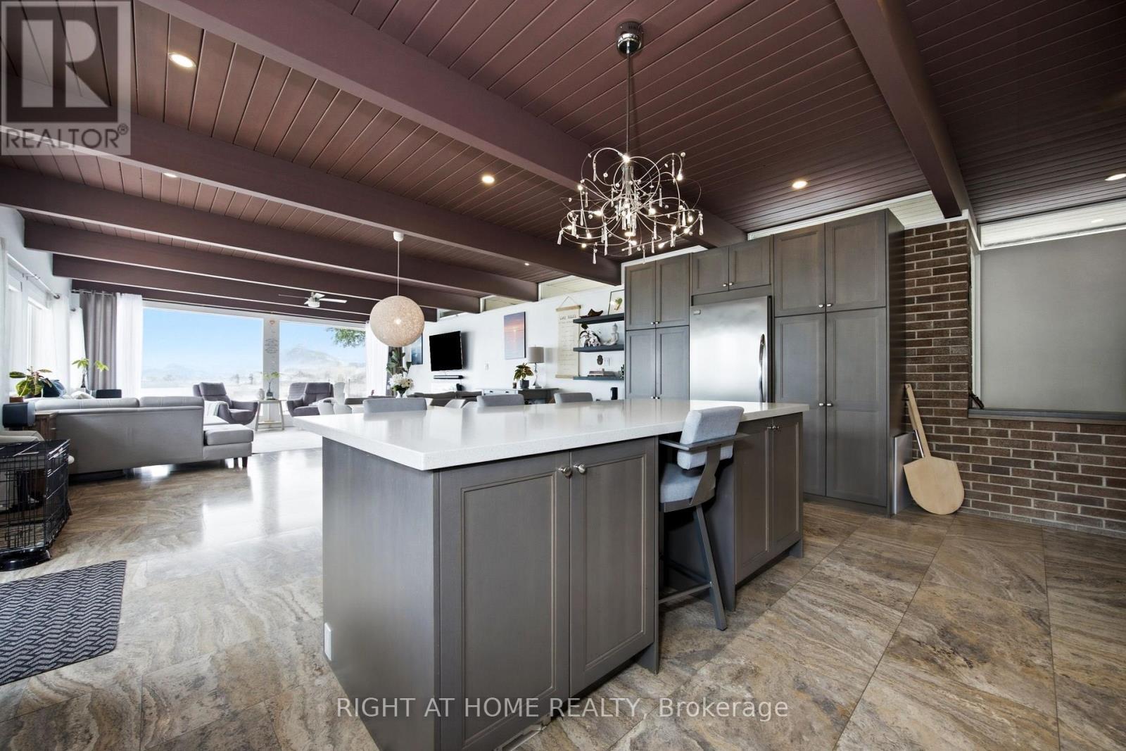 25260 Maple Beach Road, Brock, ON - Indoor