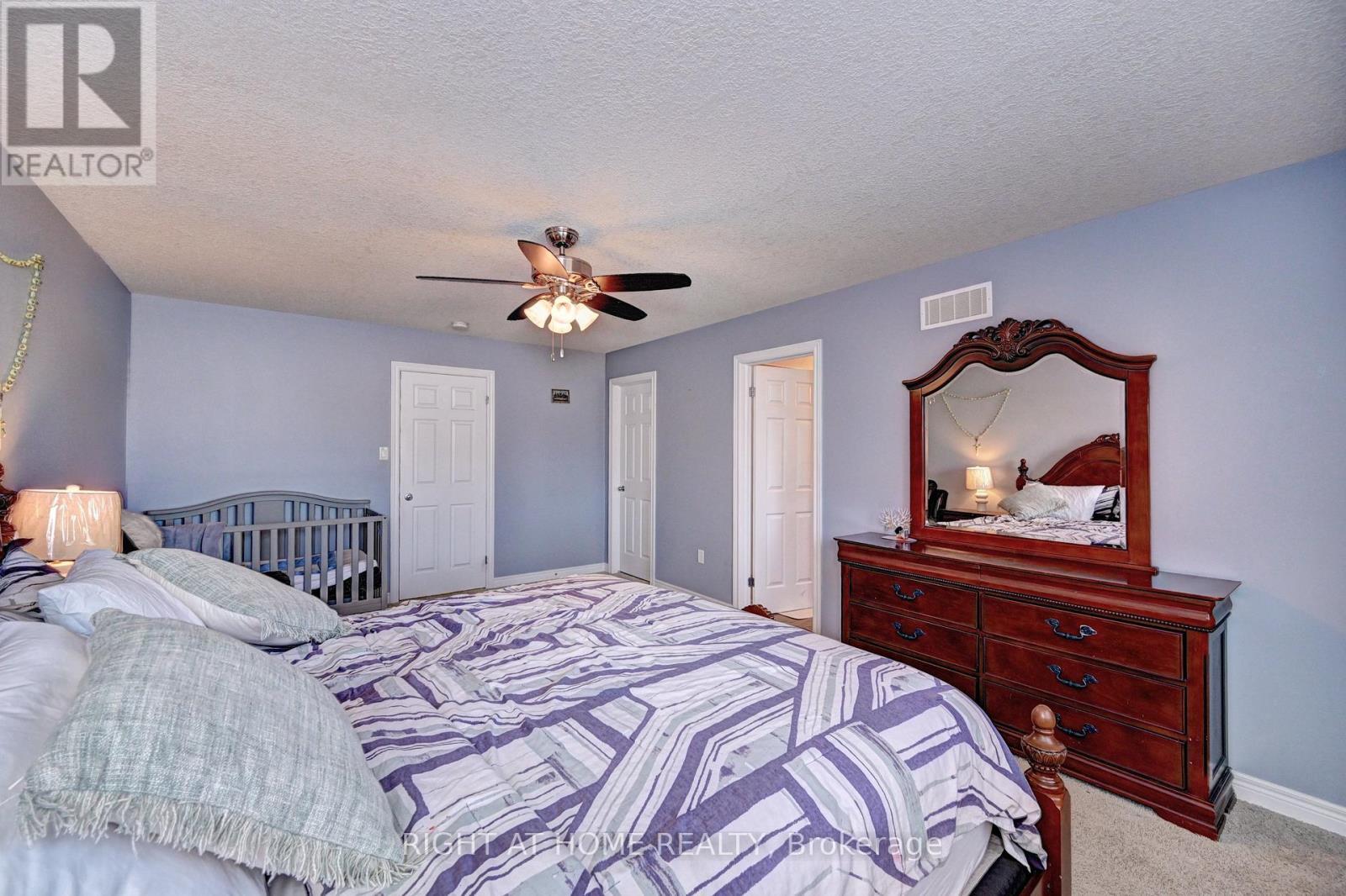 33 Mussen Street, Guelph, ON - Indoor Photo Showing Bedroom