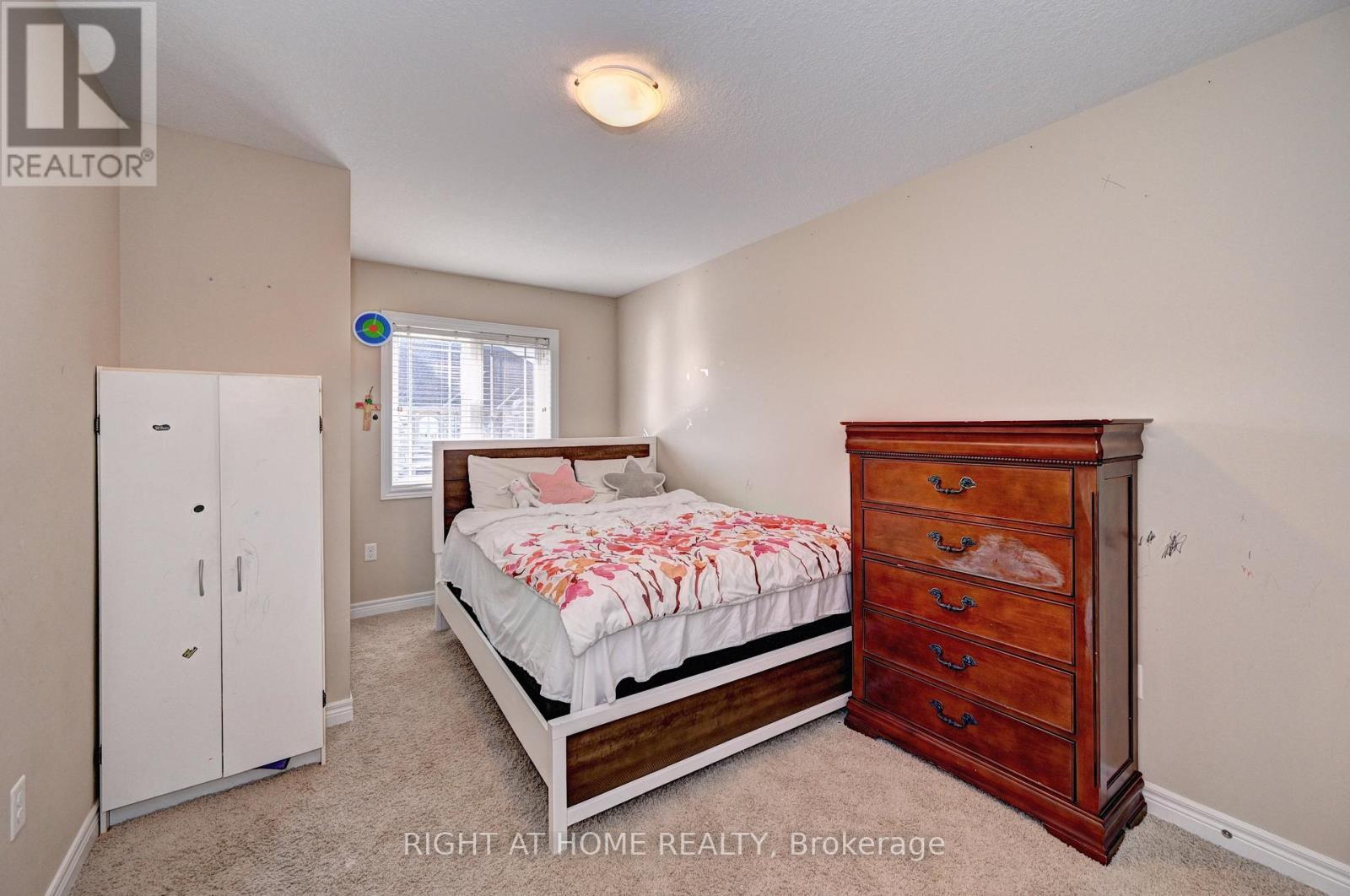 33 Mussen Street, Guelph, ON - Indoor Photo Showing Bedroom