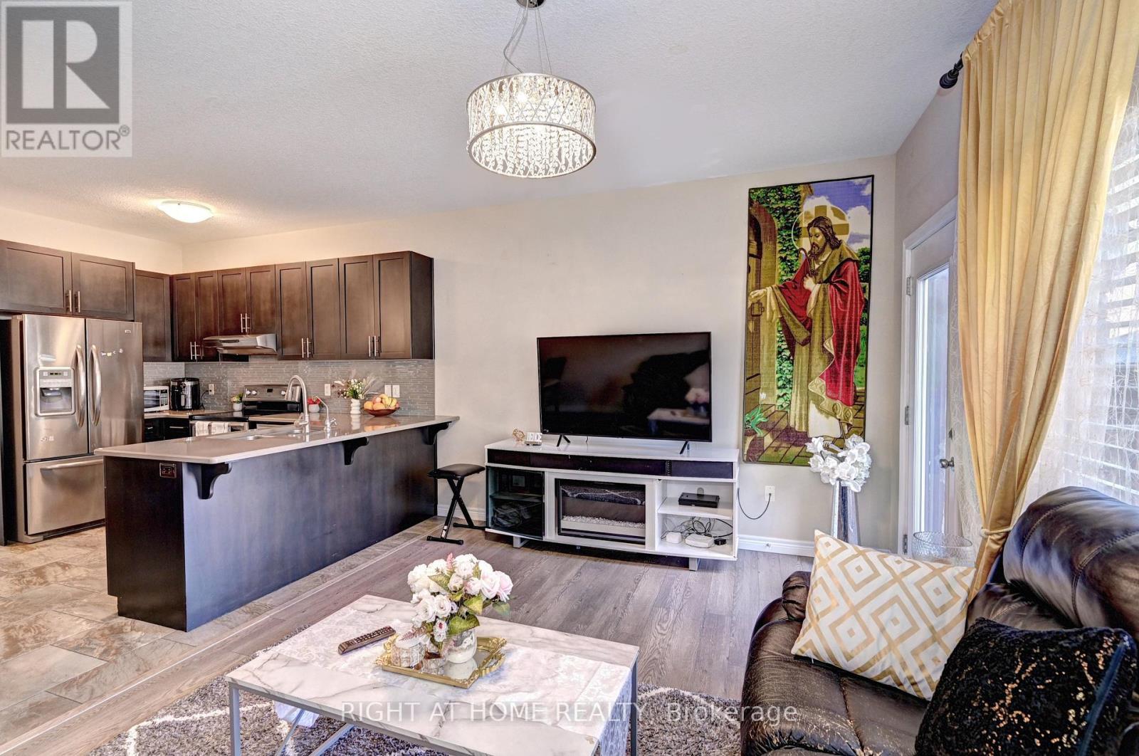 33 Mussen Street, Guelph, ON - Indoor