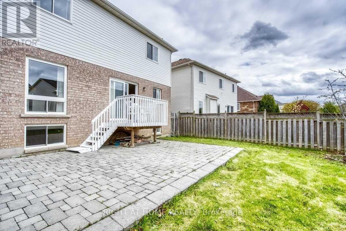 Main Fl - 636 Ormond Drive, Oshawa, ON - Outdoor With Exterior