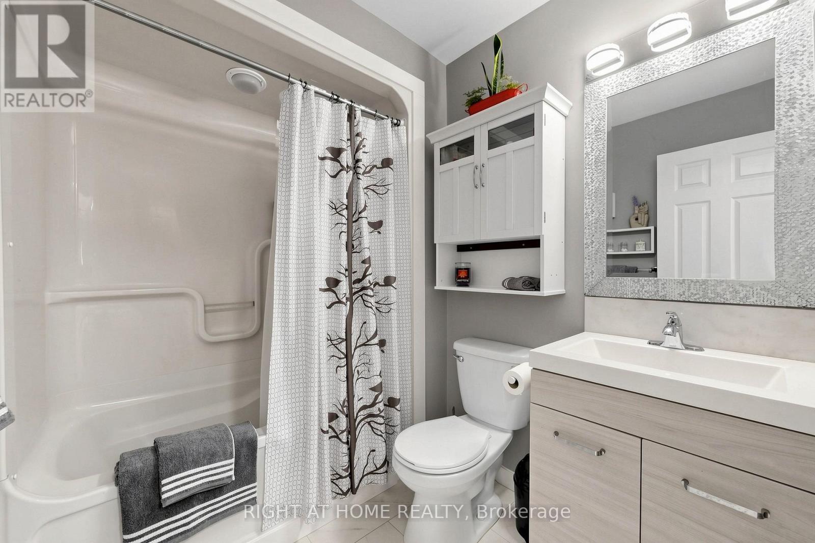 73 Pepler Place, Barrie, ON - Indoor Photo Showing Bathroom