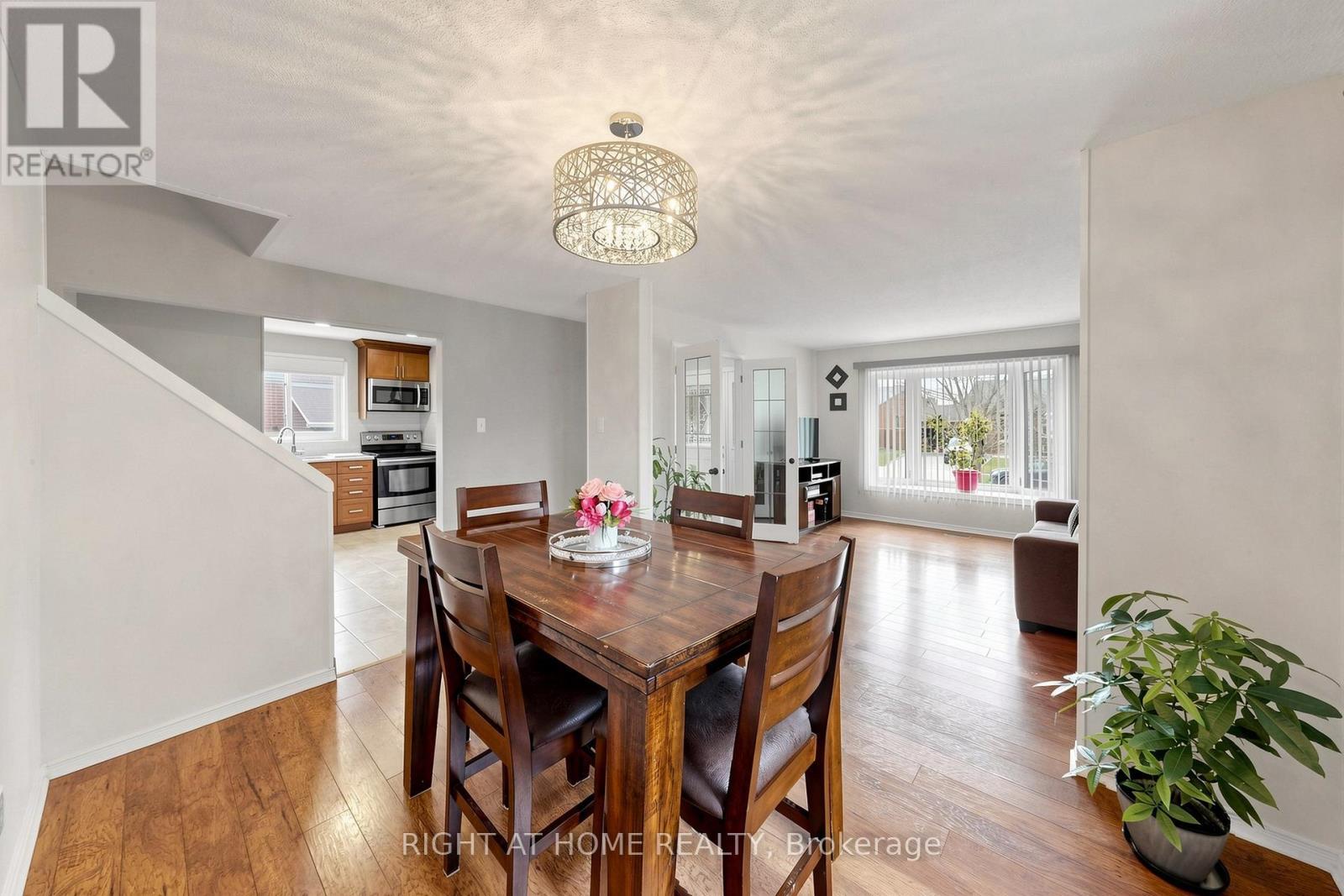 73 Pepler Place, Barrie, ON - Indoor Photo Showing Dining Room