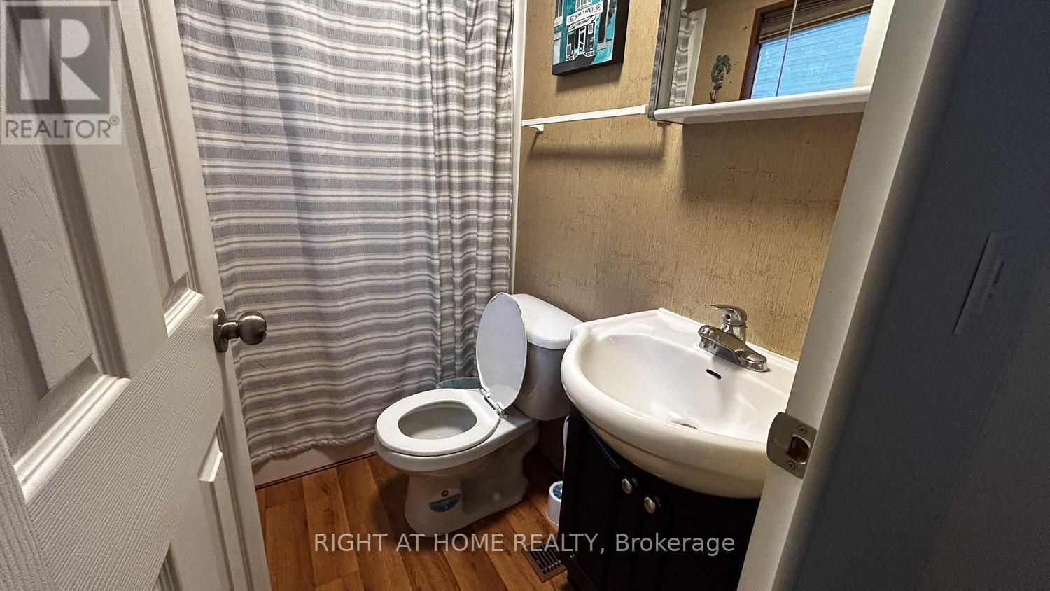 29 Maple Ridge - 1336 South Morrison Lake Road, Gravenhurst, ON - Indoor Photo Showing Bathroom