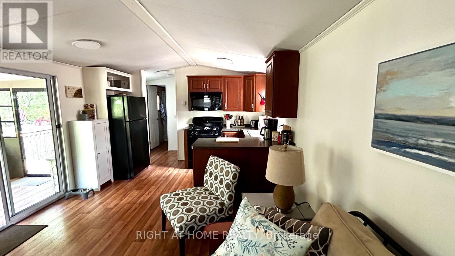 29 Maple Ridge - 1336 South Morrison Lake Road, Gravenhurst, ON - Indoor