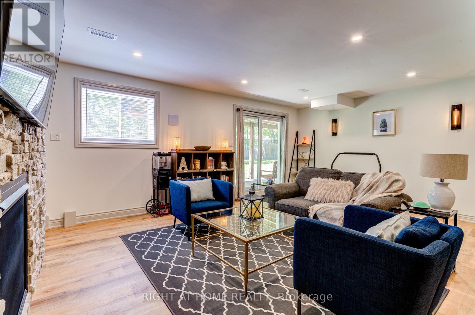 214 Desroches Trail, Tiny, ON - Indoor Photo Showing Living Room