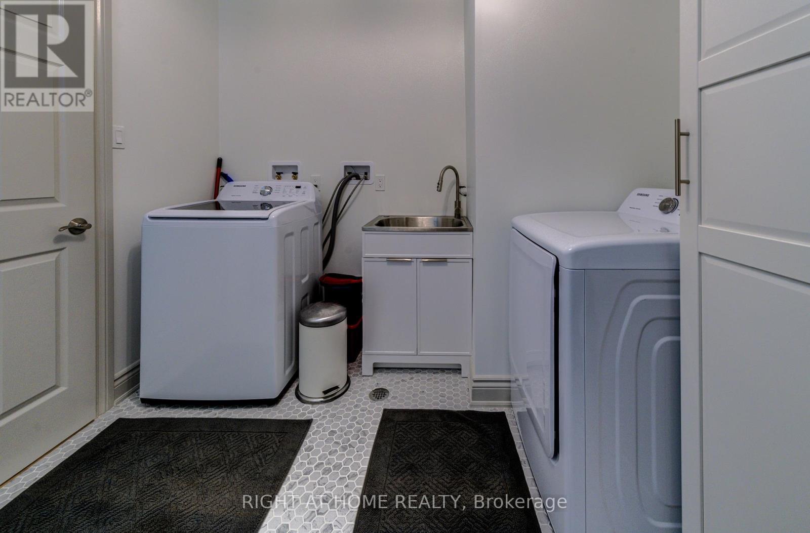 214 Desroches Trail, Tiny, ON - Indoor Photo Showing Laundry Room