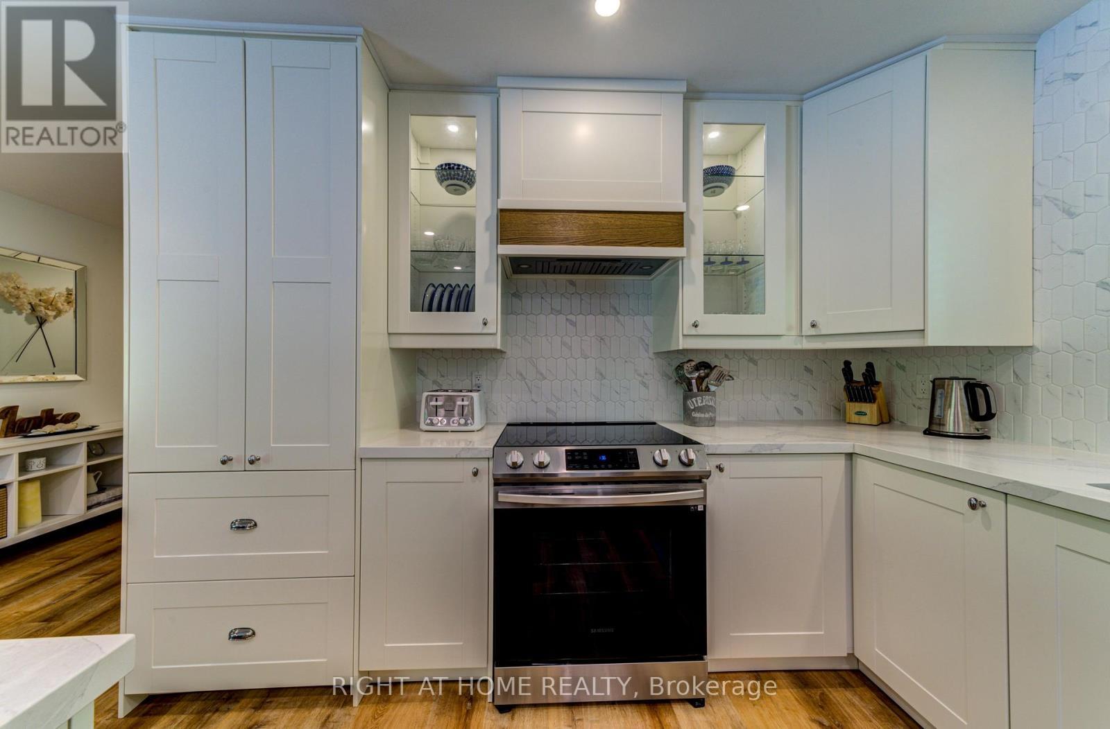 214 Desroches Trail, Tiny, ON - Indoor Photo Showing Kitchen