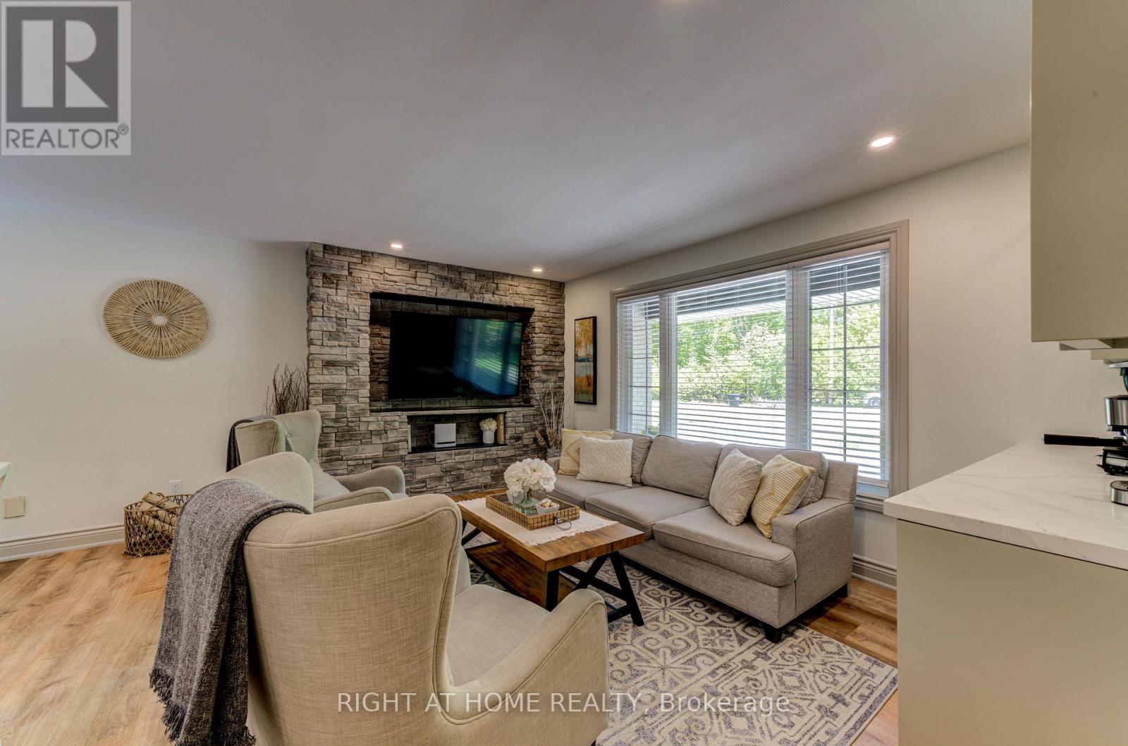 214 Desroches Trail, Tiny, ON - Indoor Photo Showing Living Room